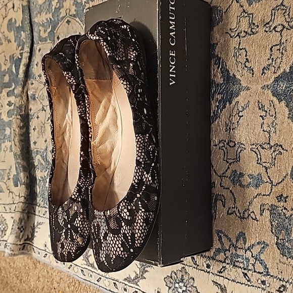 Vince Camuto Ellen Flats - Picture 3 of 4
